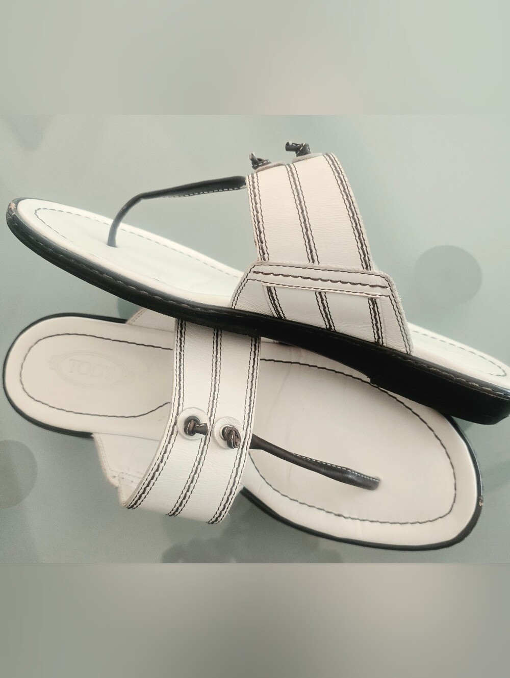Tods White Leather Thong Sandals with Black Trim